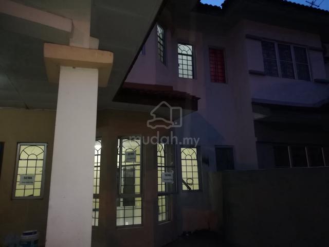 Taman Aman Putra Puchong House For Rent 1