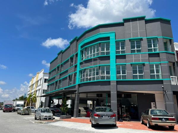 Senawang Dataran Kemuning 3-Storey Shophouse Corner Lot 1