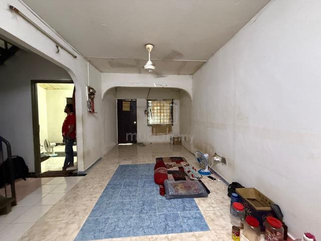 Jalan Mawar Pasir Gudang 1