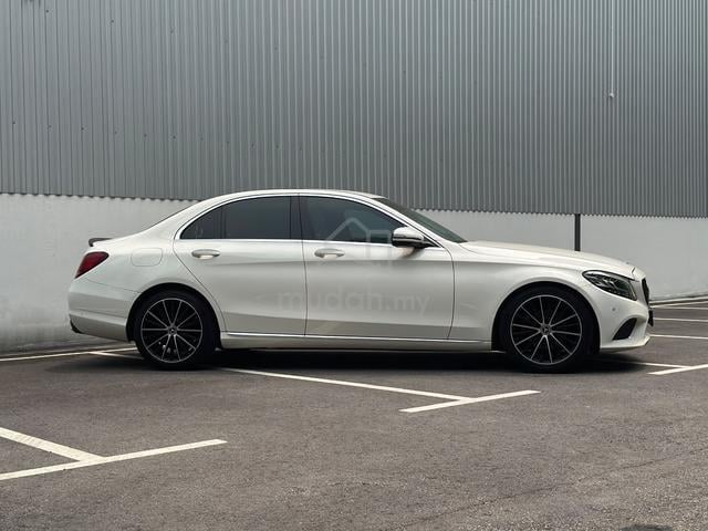 Mercedes Benz C200 1.5CC Ori Mileage Direct Owner - 3