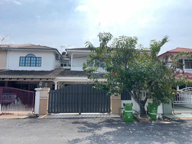 For Sale : Double Storey Seri Kuantan ! Hot Location ! 1