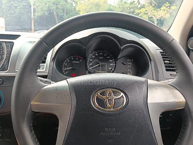 Toyota Hilux 2.5 VNT (M)1Owner Ori mileage - 2