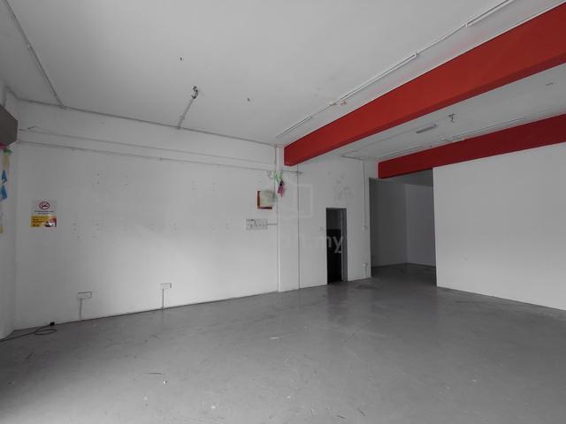 Pasir Putih | Ground | Seri Putatan Commercial Centre 1