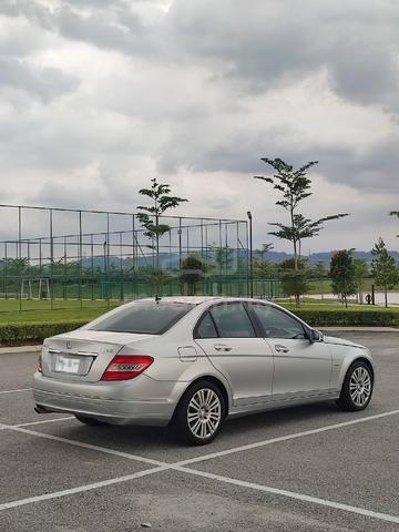 2010/2011 Mercedes Benz W204 C200 CGI - 2