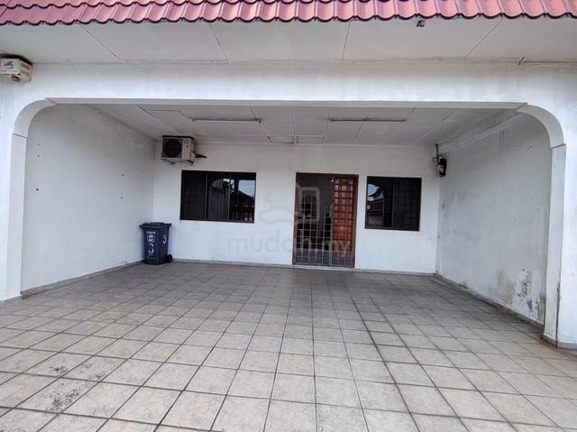 Renovated Extended Single Storey Jalan Teratai Taman Johor Jaya 1