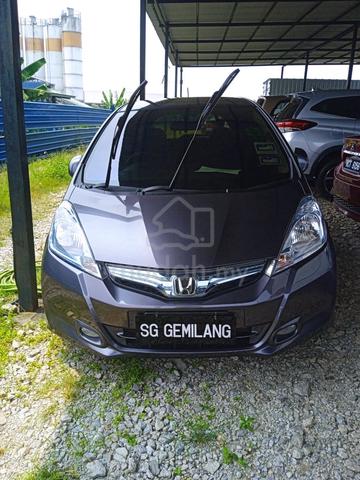 Tip top condition low mileage 126km only 1owner - 2
