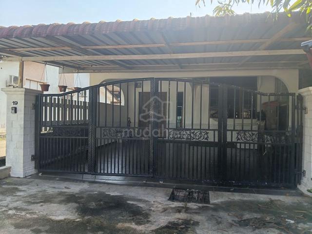 Taman Seri Mahkota Batu 12 1