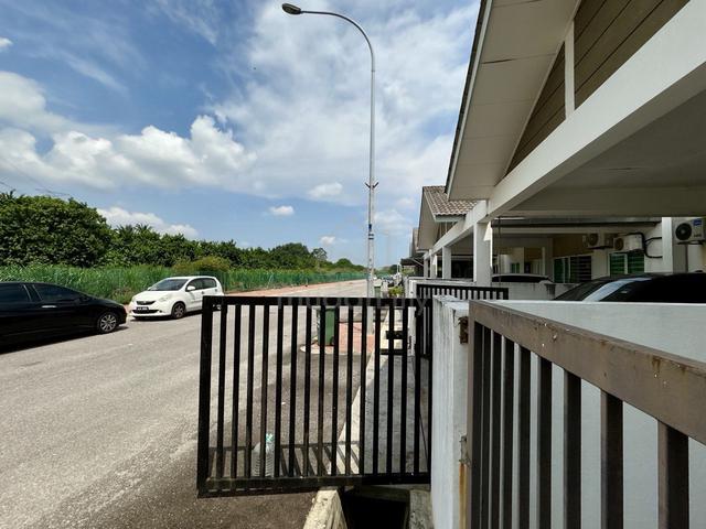 Single Storey 🏡 Terrace Hijauan Valdor Simpang Ampat Sungai Bakap 1