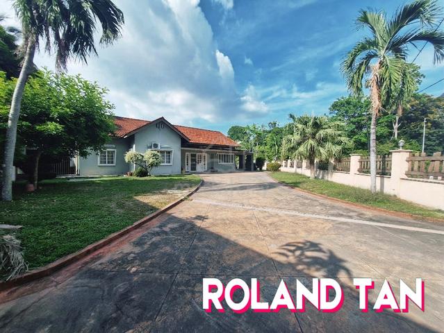 【 FOR SALE 】Single Storey Bungalow @ Gelugor Facing Main Road 1