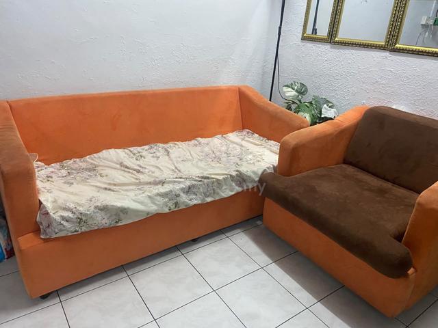 sofa - photo 2 of 2
