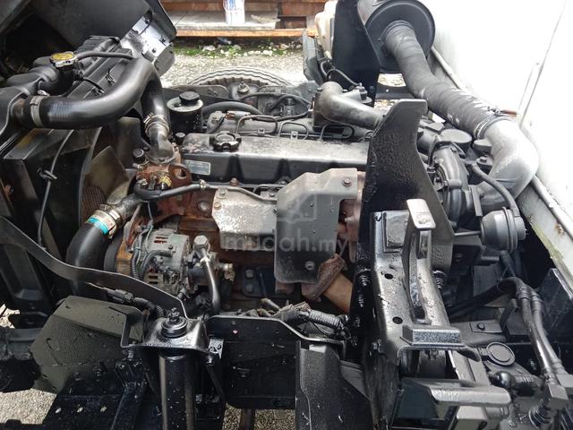 2011 Nissan UD YU41T5 | Aluminium Box 16'1" - photo 6 of 6