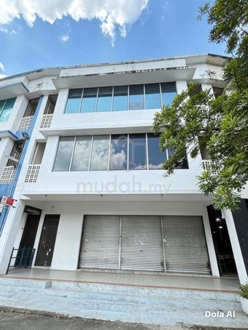 【3 Storey Shoplot 】Bandar Seri Putra Bangi Kajang 1