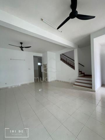 Newly Touchup!! Double Storey House @ Kota Bayuemas Klang for rent 1