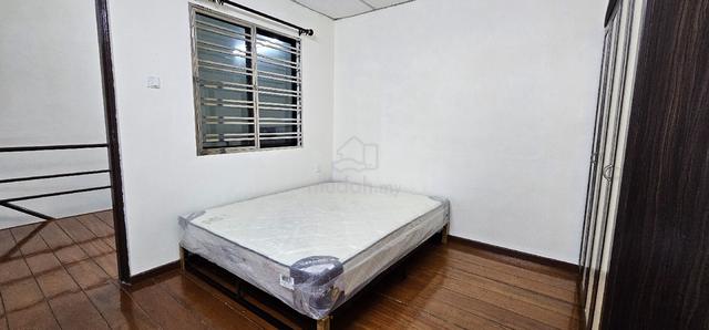 Perling Landed Middle Room for Rent 1