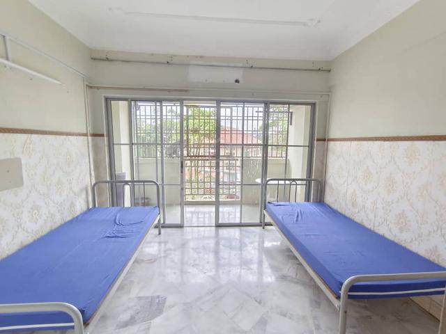 #856 Bukit Saujana Room! 5minit Johor Bahru/ CIQ/ Plaza Pelangi/Low De 3