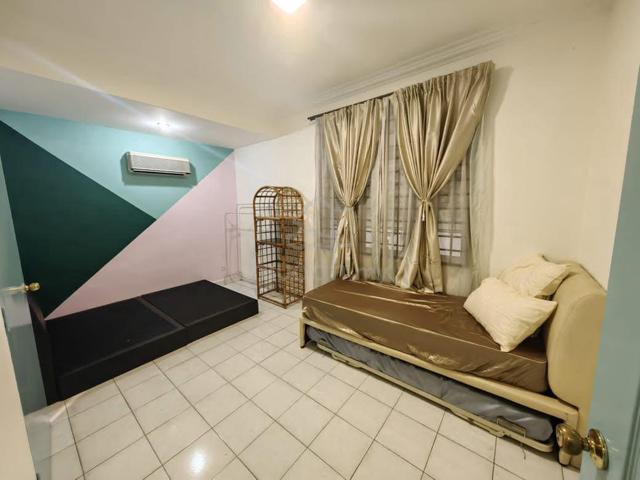 Perling/ Bukit Indah/ Jalan Layang/ Fully Furnished/ 4 Bed 3 bath 1