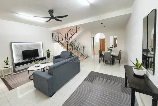 2.5 Storey Fully Furnished House for Sale – FREEHOLD – Near AEON Stati 2