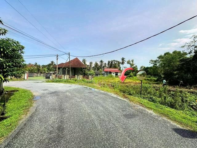 Tanah LOT BANGLO DEKAT JALAN BESAR KG PENGKALAN ATAP BATU RAKIT 1