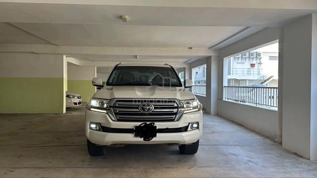 2017 Toyota LANDCRUISER 4.6 ZX (A) - 1
