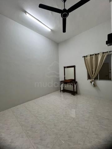 Bukit Sekilau Double Storey House For Rent 5