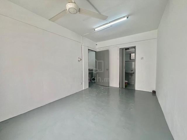 Flat Sri Lanang (Desa Tebrau) 1