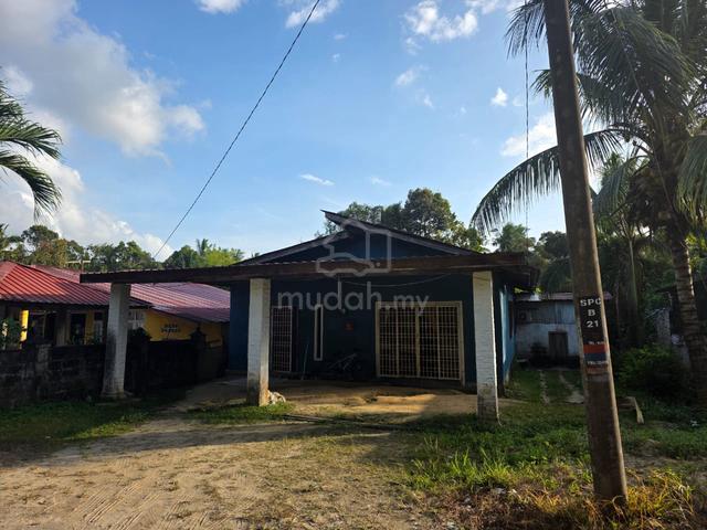 Rumah batu campur kayu 1