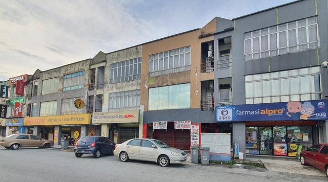 Taman Teratai main road GROUND floor for Rent beside Alpro Pharmacy 1