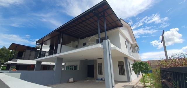 NEW Huge Modern Semi-D For Sales 1