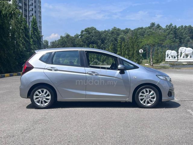 2019 Honda JAZZ 1.5 E FACELIFT (A) FULL LOAN - 4