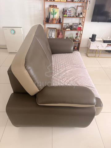 3-2-1 Leather Sofa - photo 2 of 6