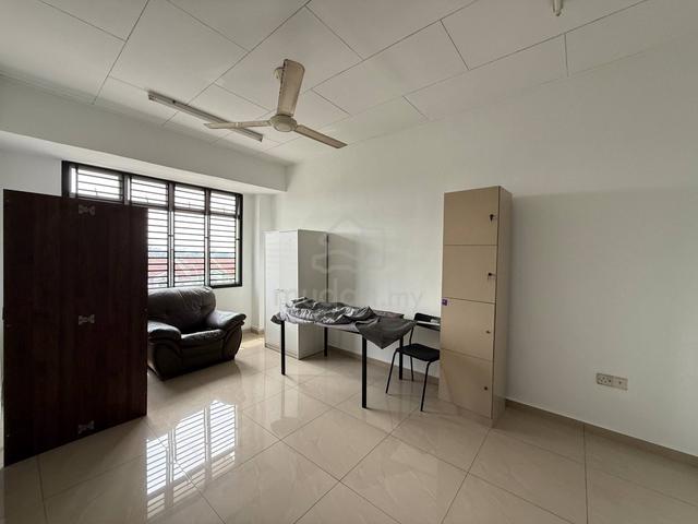 Ehsan Jaya, 3 bedroom with aircon above Shop 1