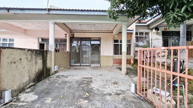 Teres Setingkat Berdekatan Politeknik Merlimau 1