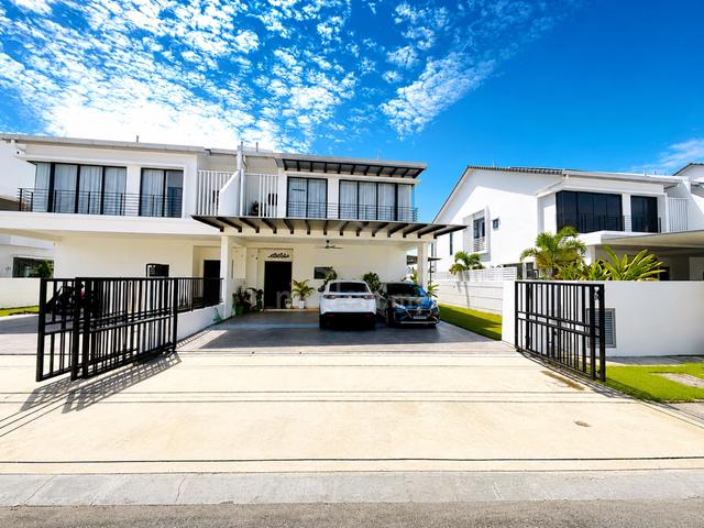 FACING TASIK Renovated Double Storey Semi-D Sejati Lakeside Cyberjaya 1