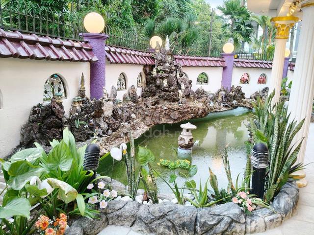 Permas Jaya Double Storey Corner lot Ful loan 1