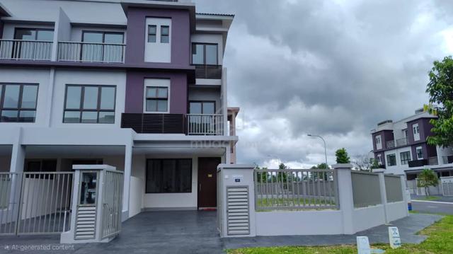 Corner Lot The Strata Townhouse Bandar Puteri Bangi 1