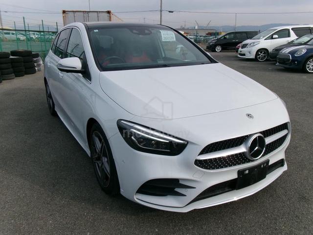 Merc-Benz B180 1.3 AMG black red HUD roof 4.5 2021 - 1