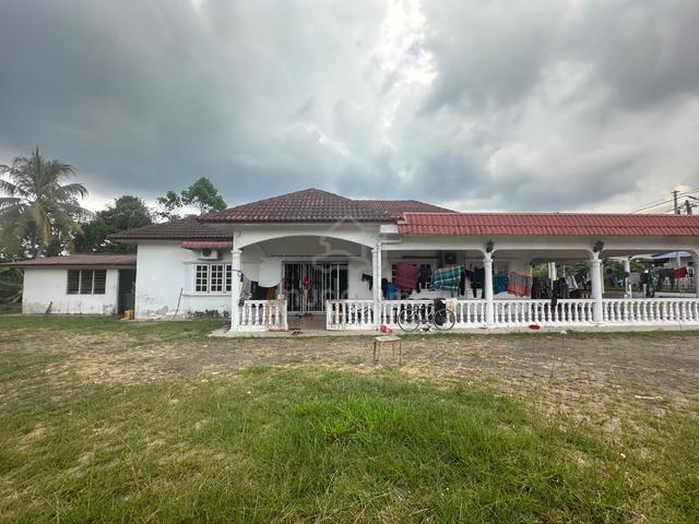Bungalow 1 tingkat Kg Labu Johnson Enstek 1