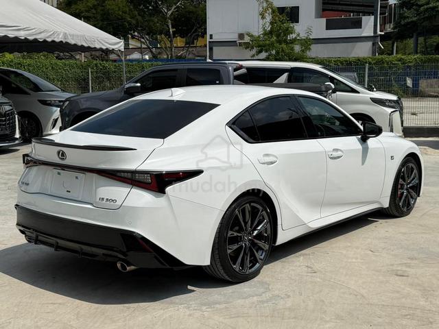 Lexus IS300 2.0 F-SPORT MODE BLACK GLITTER 2022 - 4