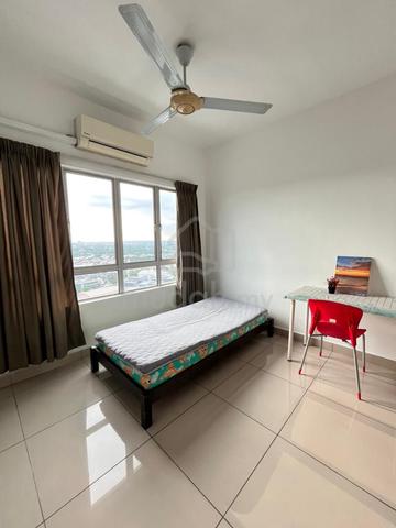 Female Unit Medium Room Near MRT Kota Damansara 1