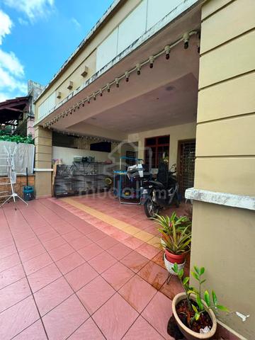 Unblock & Facing garden Double Terrace House in Damansara Aliff 1