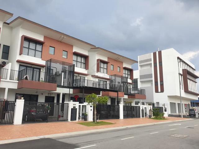 Myra Meranti 3-storey Terraced House Below Market 1