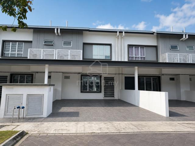 MURAH 2Storey Big parking Partially Furnished Near Surau gated guardd 1