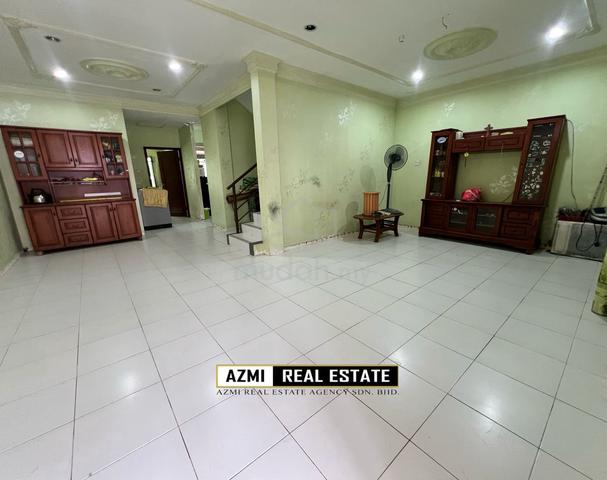 Double Storey Intermediate Terrace at Taman Samarindah Kota Samarahan 4