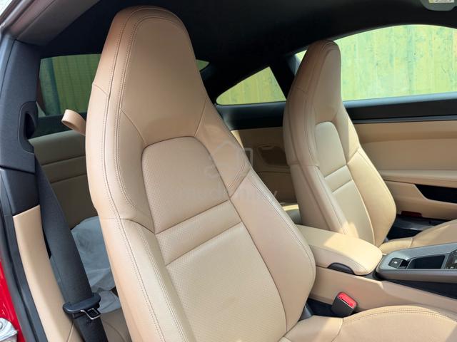 2021 Porsche 911 3.0 Carrera Japan Cream Leather - 4