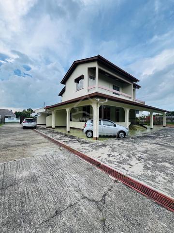 Bungalow｜Tmn Sibuga｜6R6B｜Huge Land & Property 1