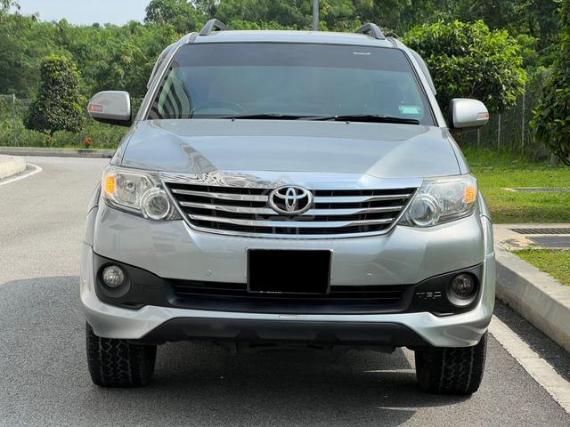 Toyota FORTUNER 2.7 V TRD 4wd , 7 Seat SUV ,L/SEAT - 2