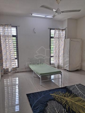 Bilik Master LELAKI, Free Api & Air, Saujana KLIA, KOTA WARISAN 1