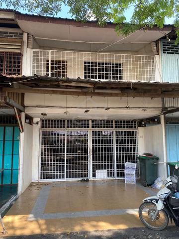 Rumah Kedai 2 Tingkat (Pekan Karangan) 1