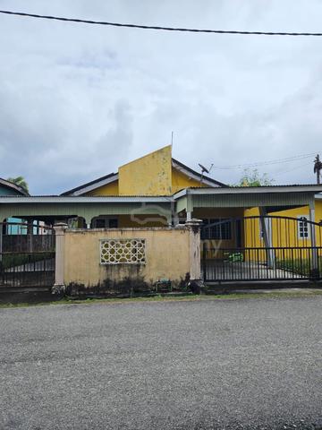 Bungalow Setingkat, Taman Saeda, Balai Besar, Dungun, Terengganu. 1