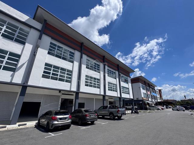 Pines Square Intermediate Shoplot For Sale 1